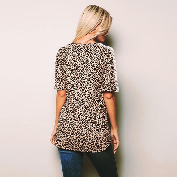 Leopard Print Tee with Lace Detail on Sleeves - Picture 3 of 7